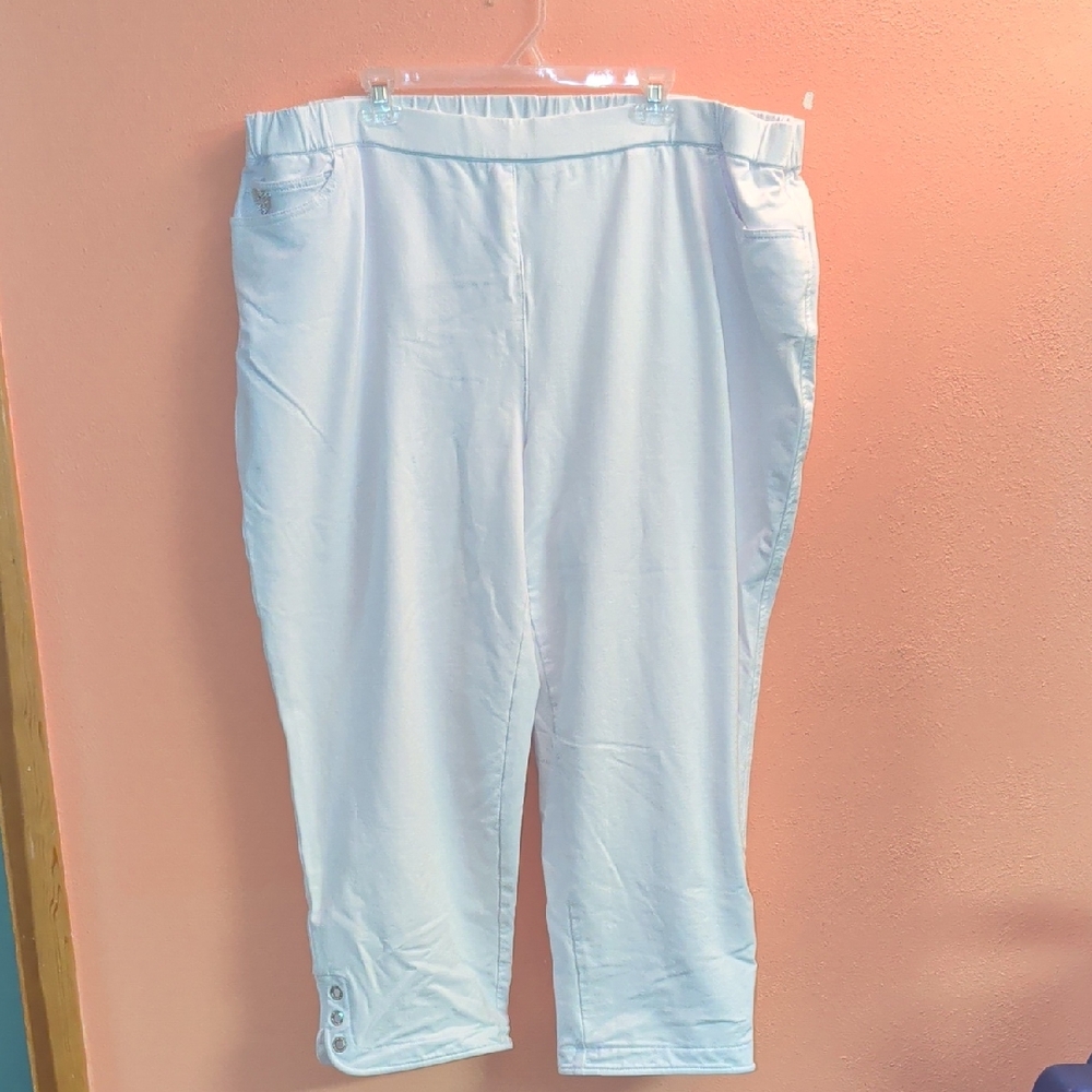 Quacker Factory White Cropped Jeans